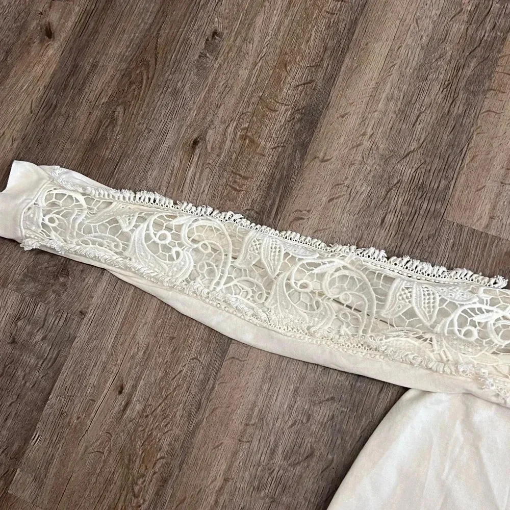 Banana Republic • Lace Accent Long Sleeve Blouse